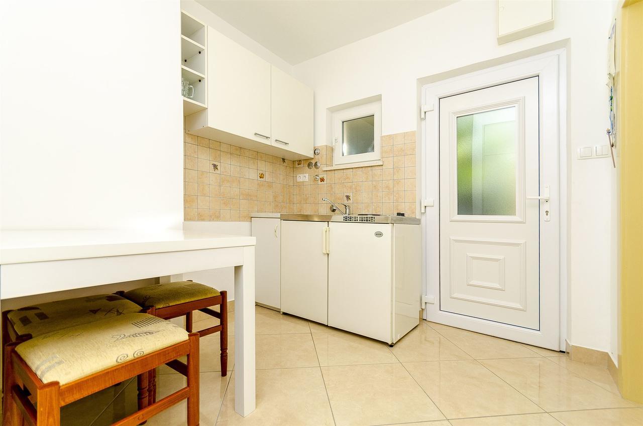 Vinko Apartment *