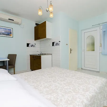 Apartments Vinko Trogir Exterior photo