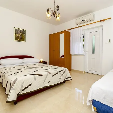 Apartments Vinko Trogir Exterior photo
